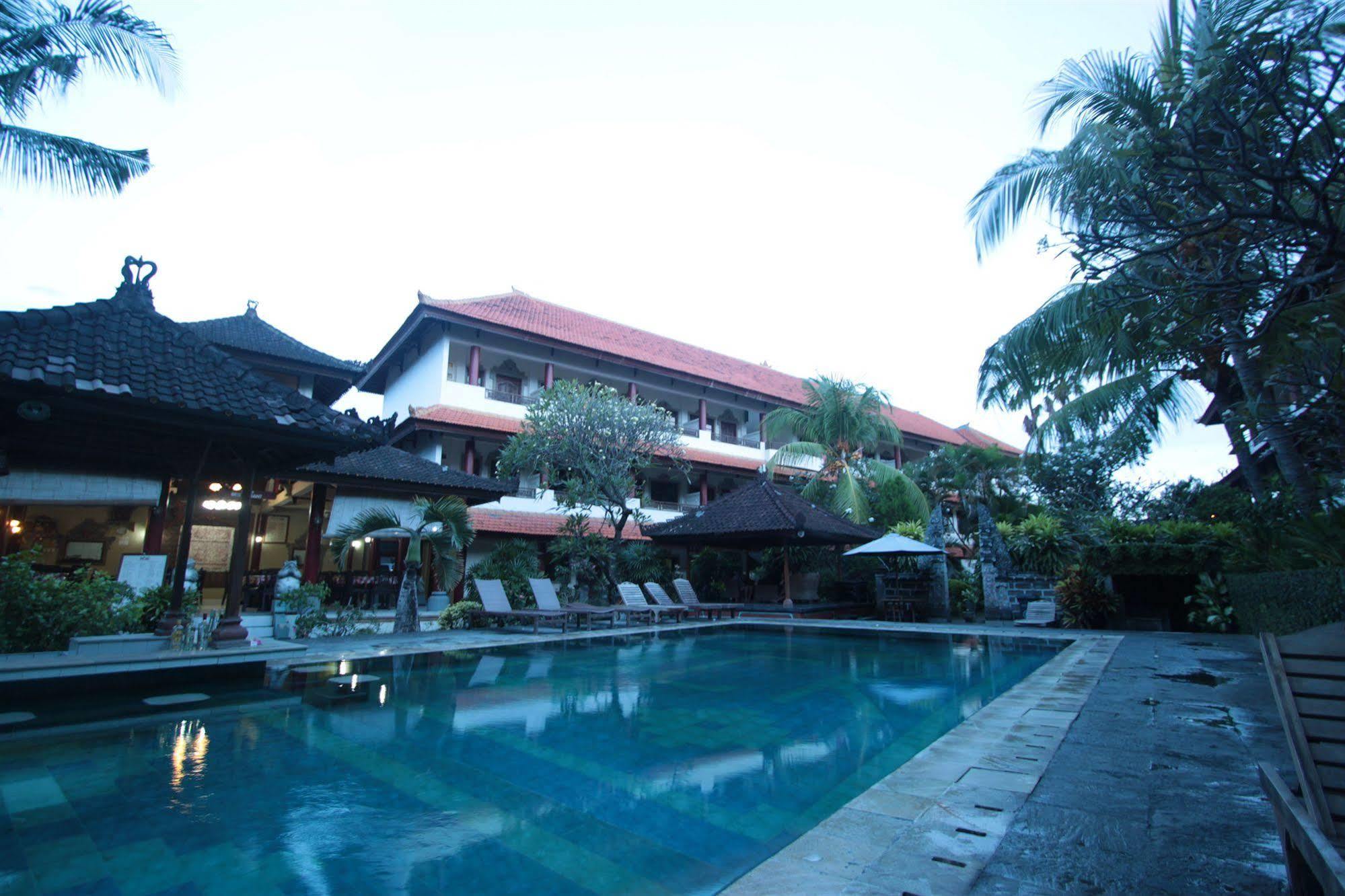 Bakung Sari Resort กูตา ภายนอก รูปภาพ